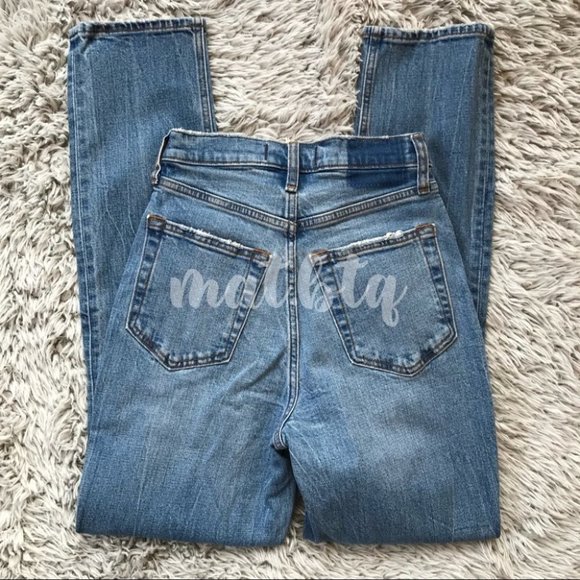 Abercrombie & Fitch Ultra High Rise The ‘90s Slim Straight Jeans - Picture 3 of 4